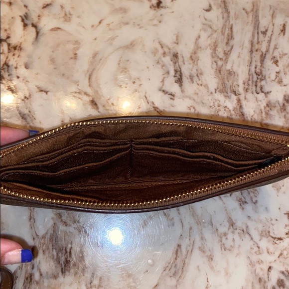 ❌SOLD❌Large Coach Wristlet - Picture 3 of 5